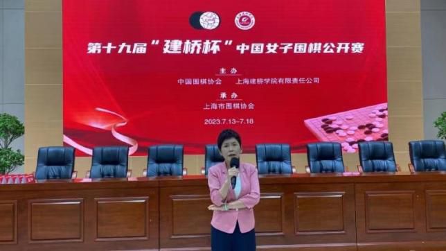 娇妻高潮了开始迎合