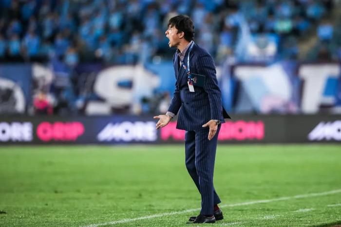 忘穿内裤坐公交被疯狂进去视频