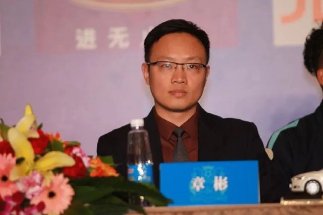 污宿舍伦流澡到高潮h女女小说