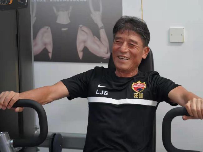 被大物叔叔迷住